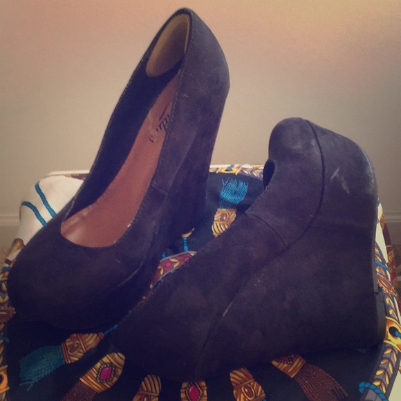 Candies Black Velvet Pumps, Close-toe - Picture 3 of 7